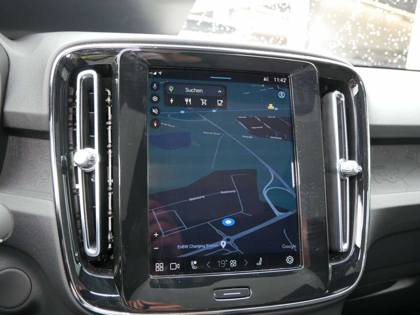 Volvo  Plus Recharge Pure Electric AWD LED PANO