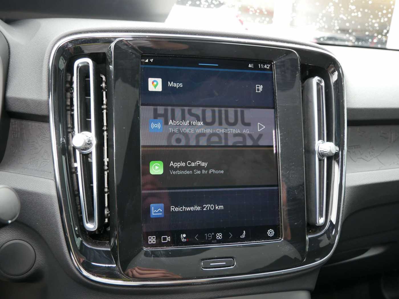 Volvo  Plus Recharge Pure Electric AWD LED PANO