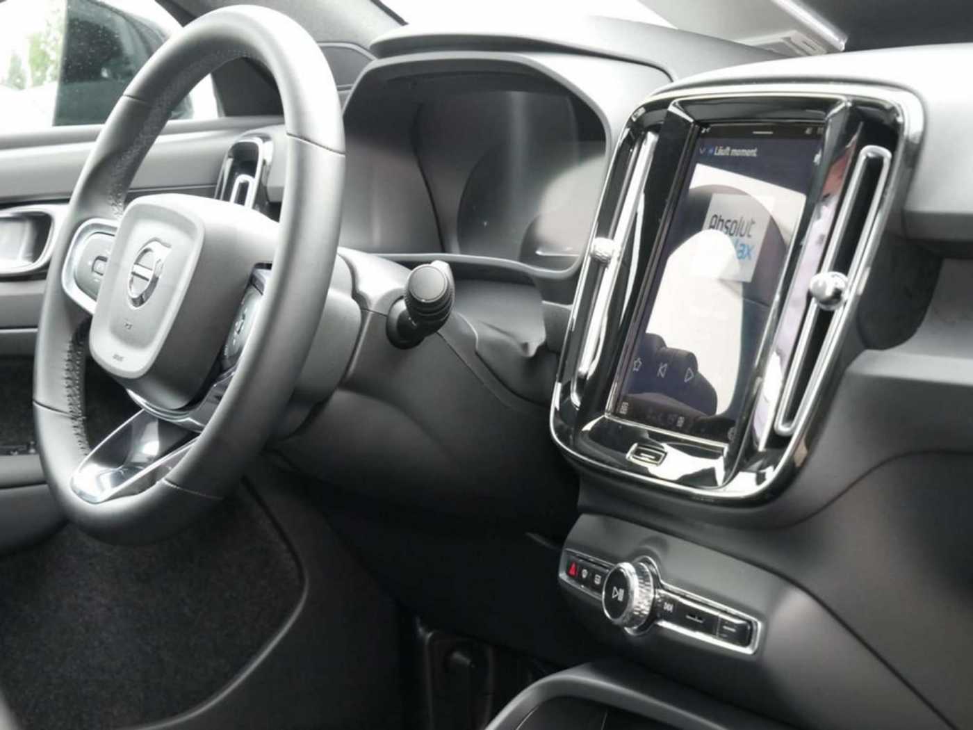 Volvo  Plus Recharge Pure Electric AWD LED PANO