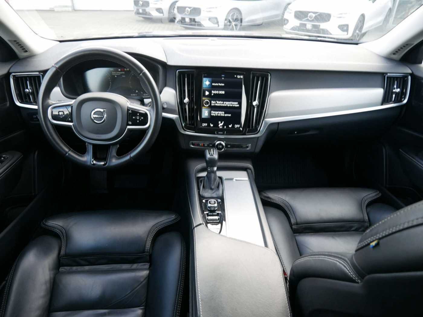Volvo  CC D5 Pro AWD LEDER H/K HGSD NAVI AHK LED