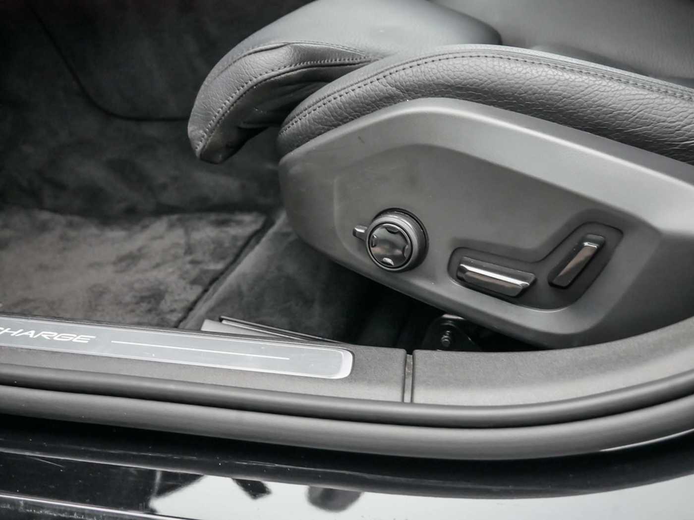 Volvo  T8 PHEV Ultimate Dark AWD