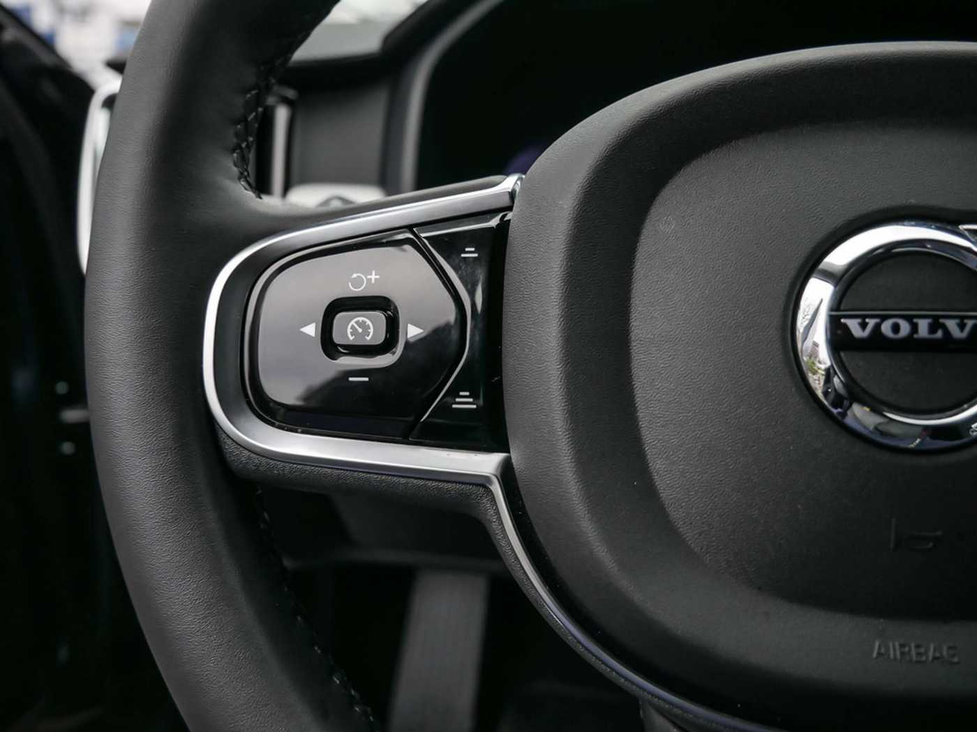 Volvo  T8 PHEV Ultimate Dark AWD