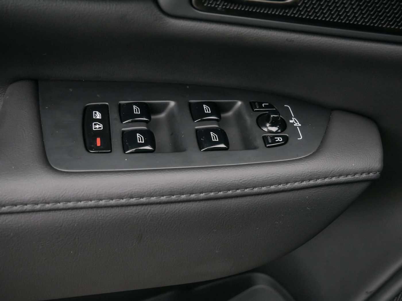 Volvo  T8 PHEV Ultimate Dark AWD