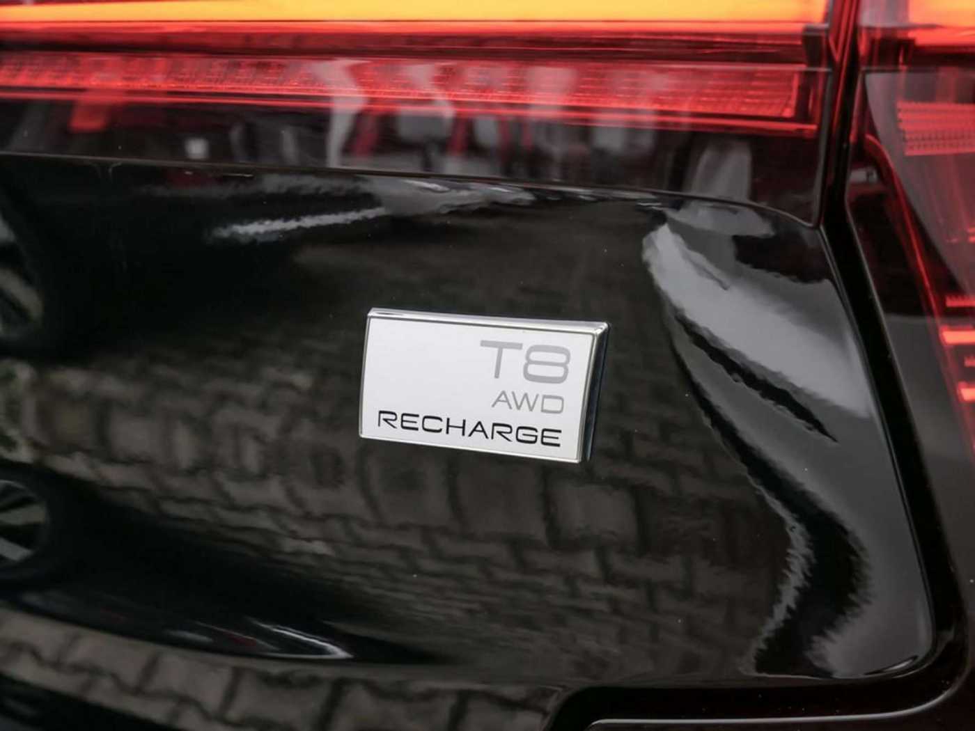 Volvo  T8 PHEV Ultimate Dark AWD