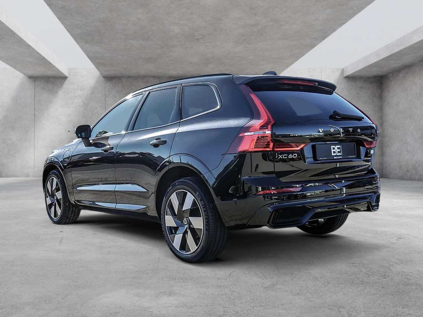 Volvo  T8 Ultra Dark Recharge Plug-In Hybrid AWD