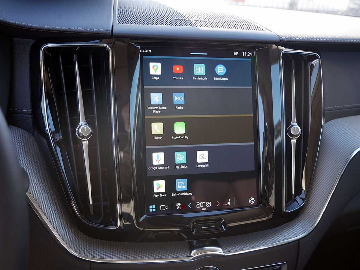 Volvo  T8 Ultra Dark Recharge Plug-In Hybrid AWD