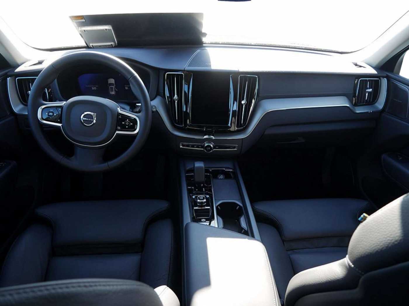 Volvo  T8 Ultra Dark Recharge Plug-In Hybrid AWD