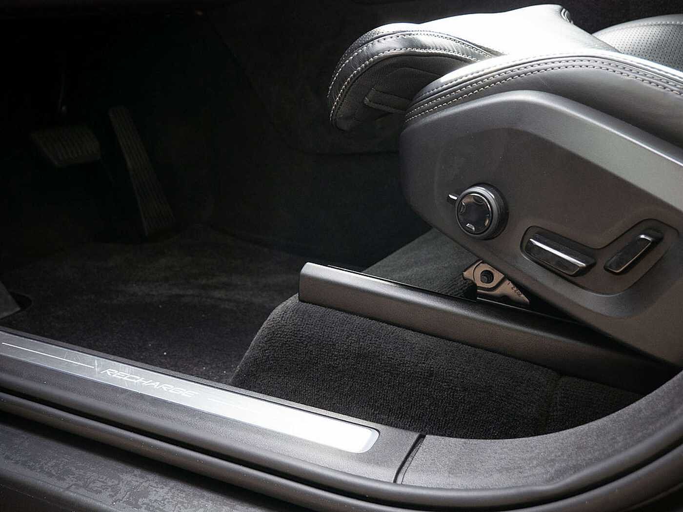 Volvo  2.0 Inscription Recharge Plug-In Hybrid AWD