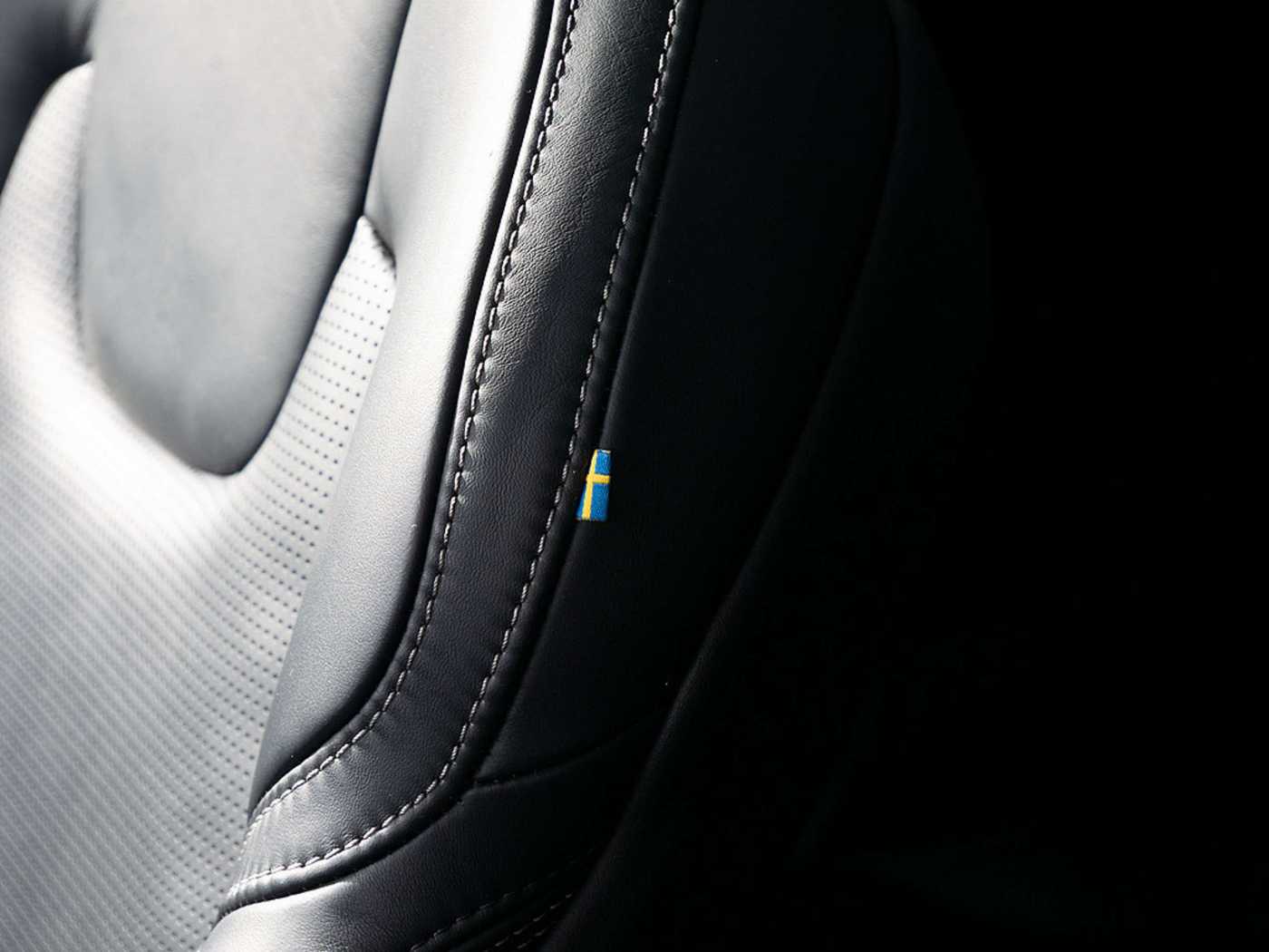 Volvo  2.0 Inscription Recharge Plug-In Hybrid AWD