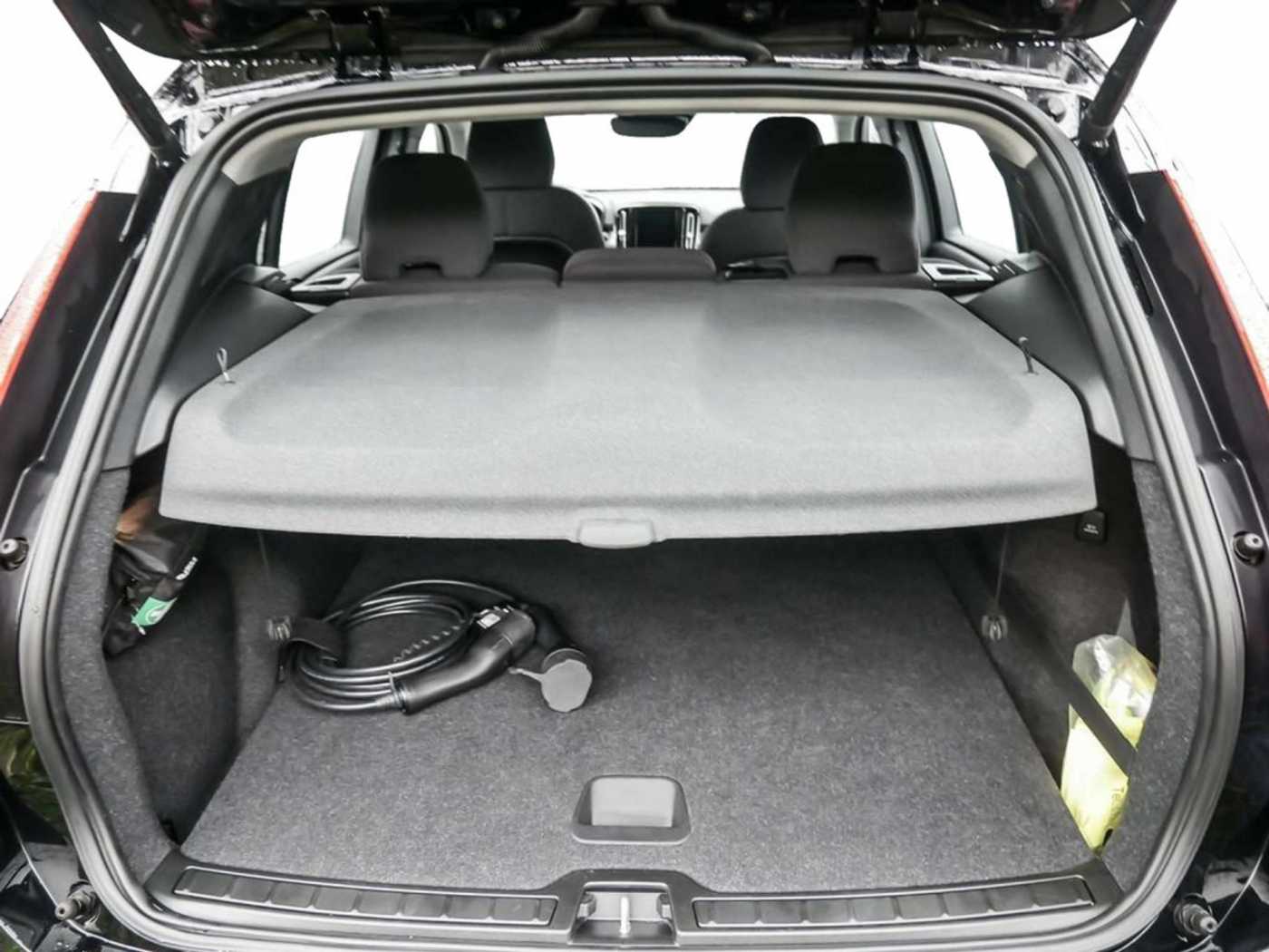 Volvo  1.5 R Design Expression Recharge Plug-In Hybrid 2W