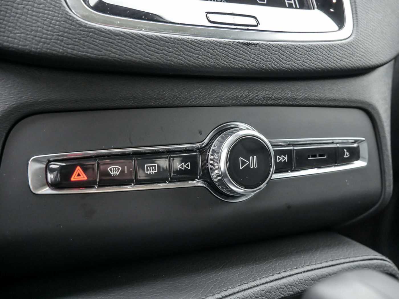 Volvo  T8 Inscription Expression AWD FACEL. LED