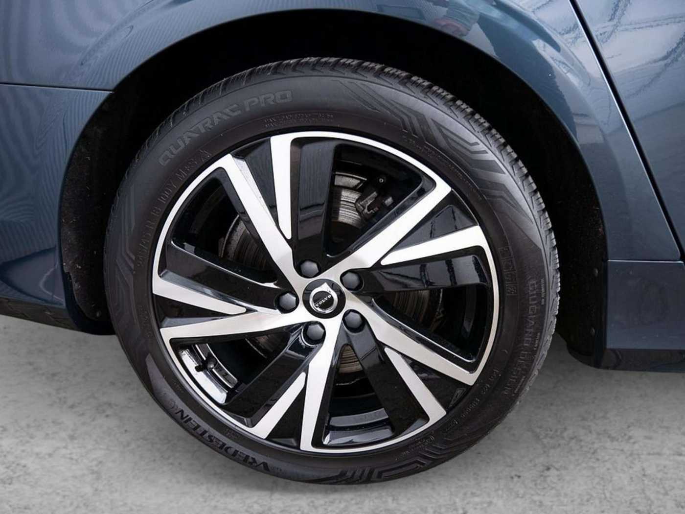 Volvo  Recharge T6 AWD R-Design KAMERA NAVI LED