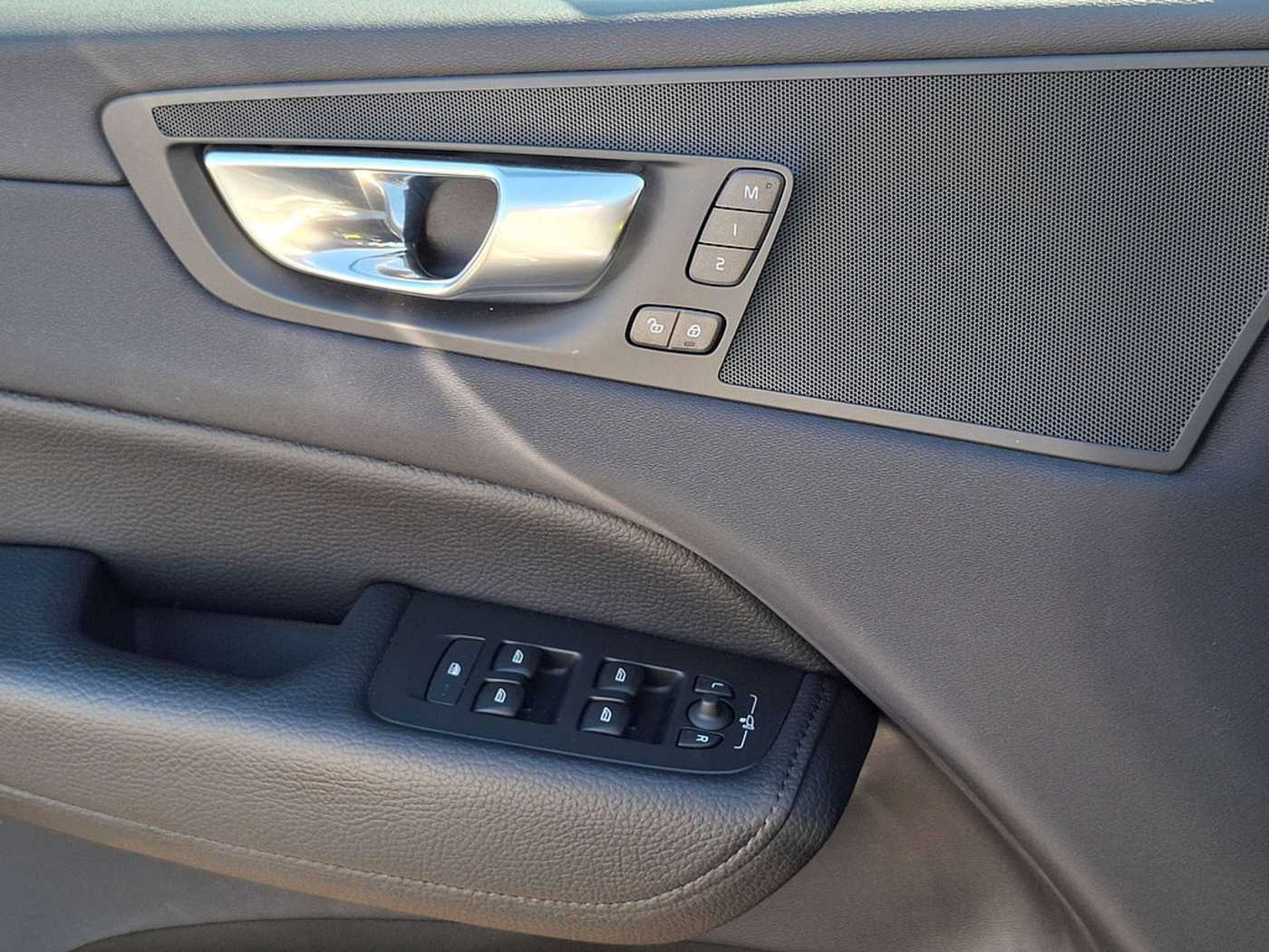 Volvo  T6 Inscription Expression Recharge AWD
