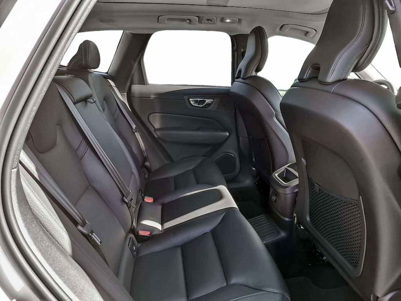 Volvo  T6 Inscription Expression Recharge AWD