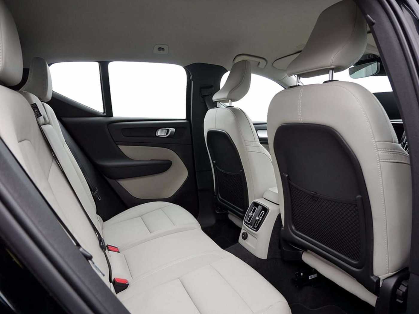 Volvo  T4 Inscription Expression Recharge Plug-In Hybrid