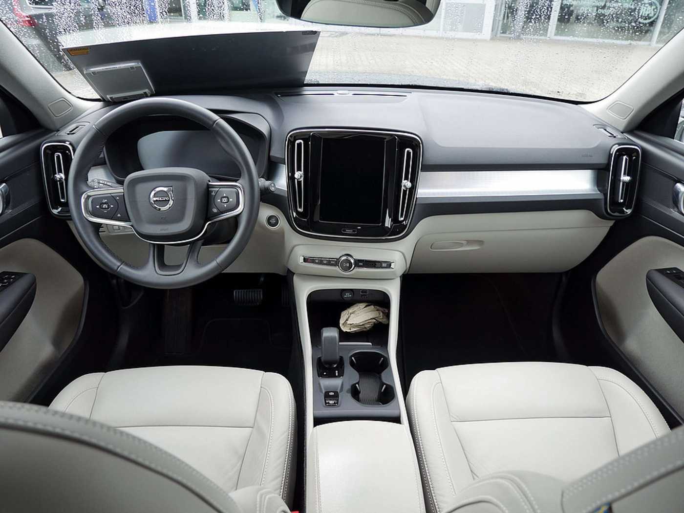 Volvo  T4 Inscription Expression Recharge Plug-In Hybrid