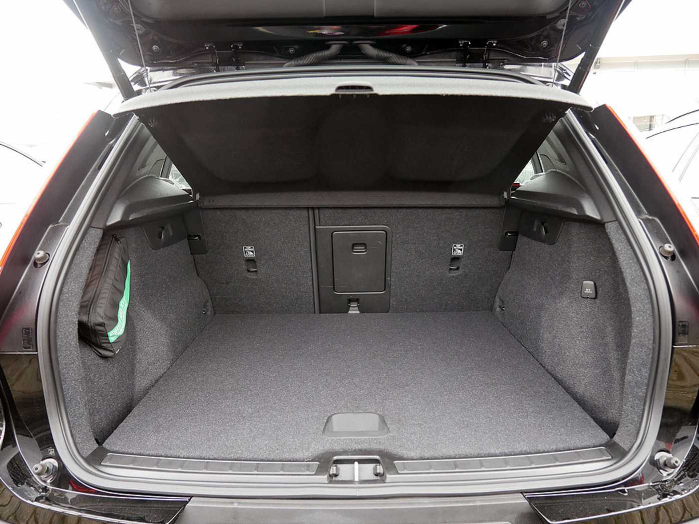 Volvo  T4 Inscription Expression Recharge Plug-In Hybrid