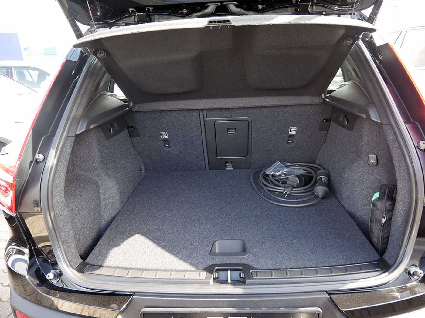 Volvo  T4 Inscription Expression Recharge LED
