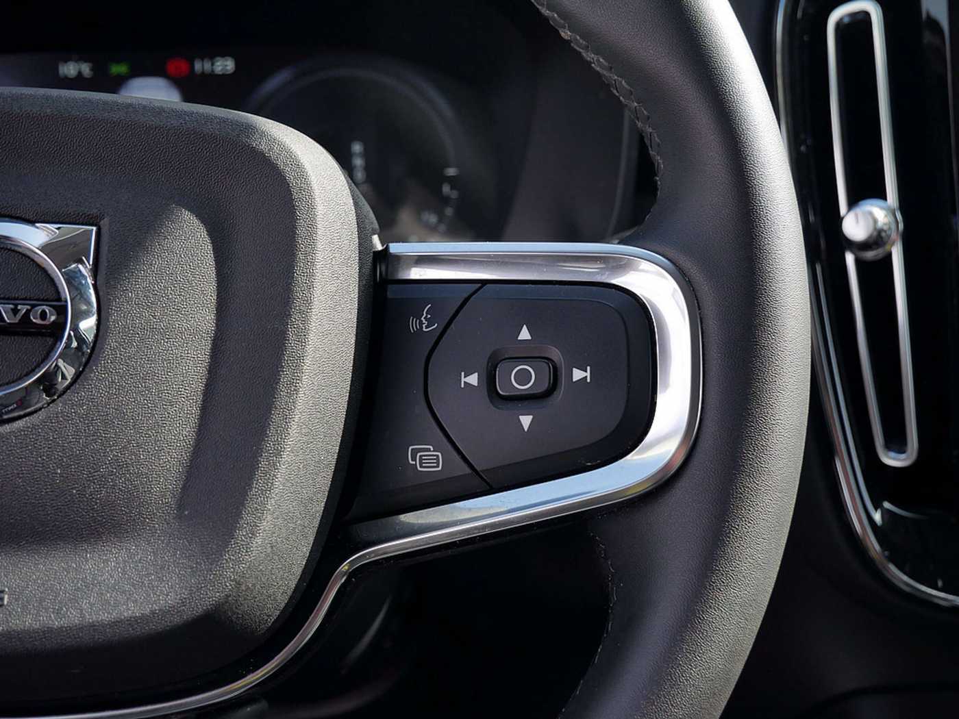 Volvo  T4 Inscription Expression Recharge LED