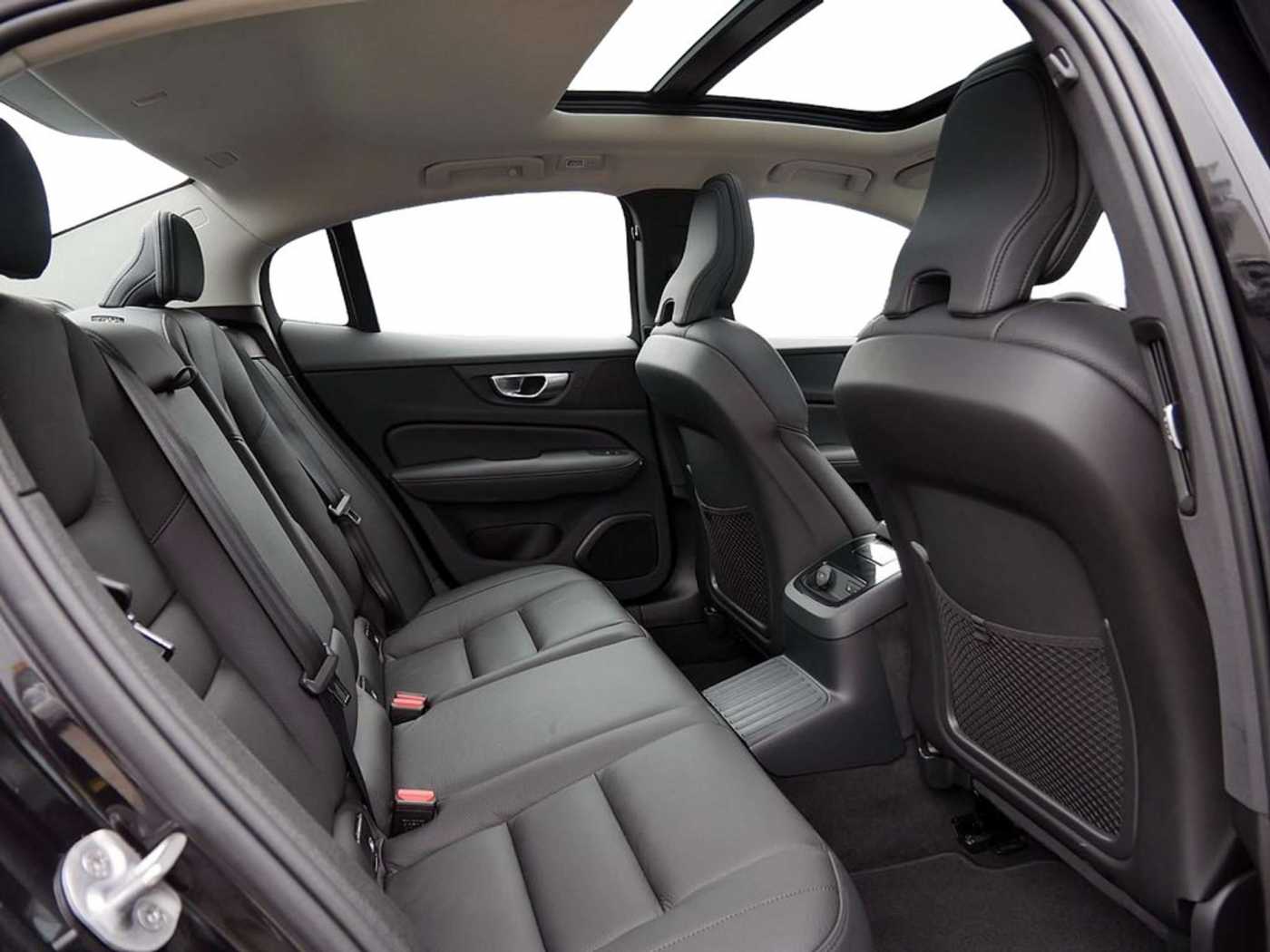 Volvo  T8 AWD Ultimate Dark AWD LED PANO 360°