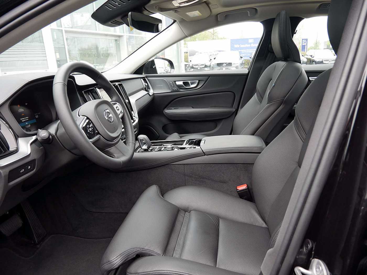 Volvo  T8 AWD Ultimate Dark AWD LED PANO 360°