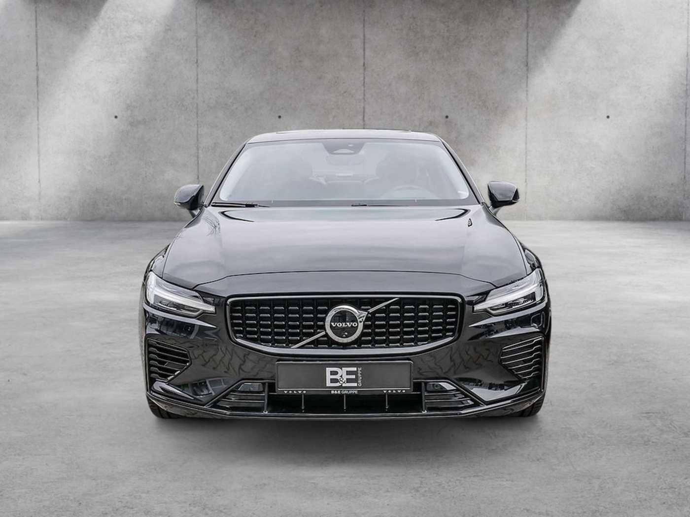 Volvo  T8 AWD Ultimate Dark AWD LED PANO 360°