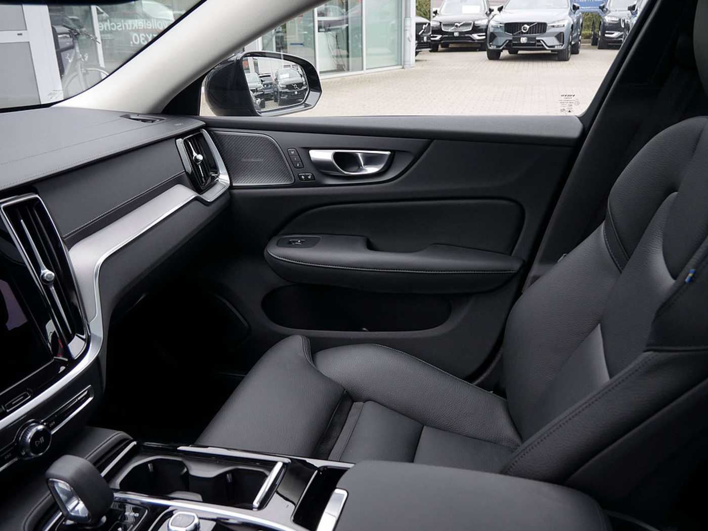 Volvo  T8 AWD Ultimate Dark AWD LED PANO 360°