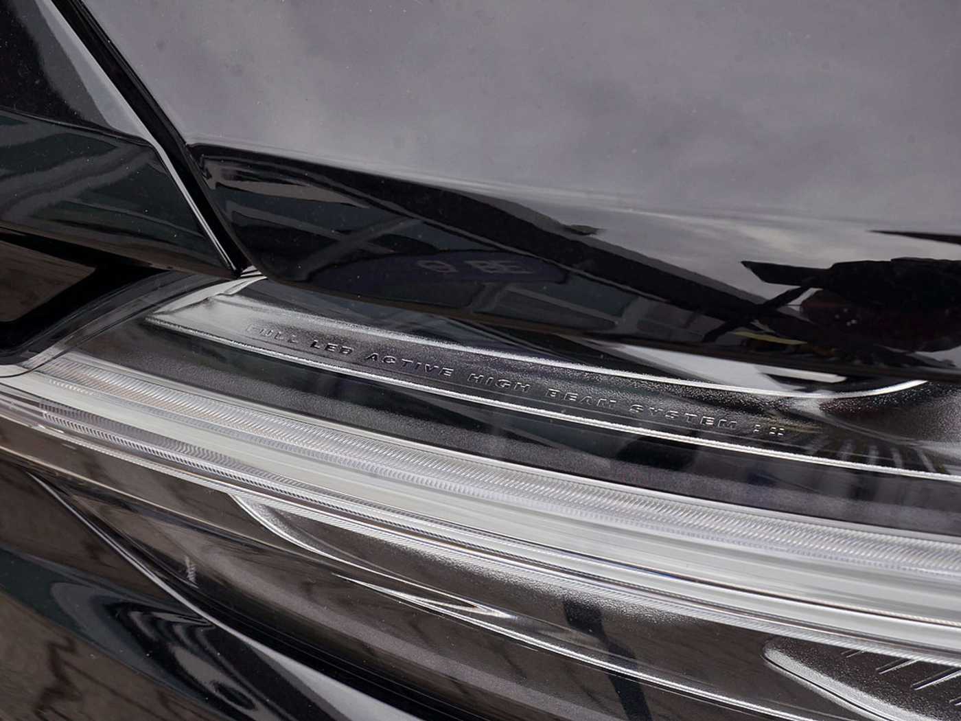 Volvo  T8 AWD Ultimate Dark AWD LED PANO 360°