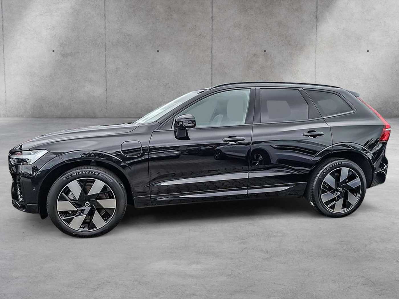 Volvo  T8 Plus Dark Recharge Plug-In Hybrid AWD