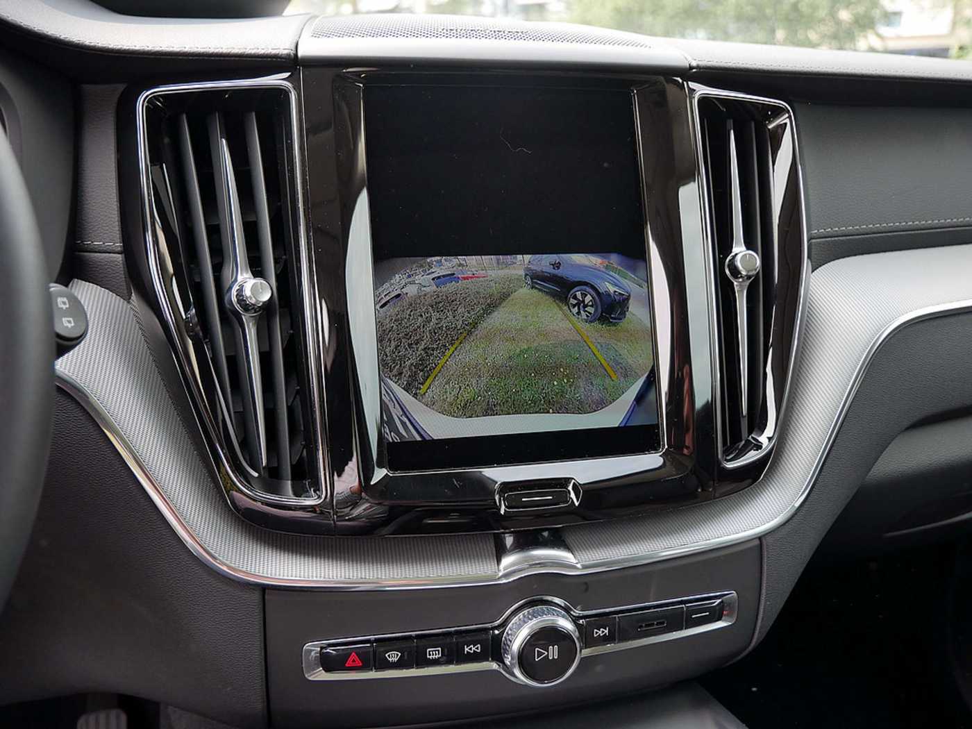 Volvo  T8 Ultra Dark Recharge Plug-In Hybrid AWD