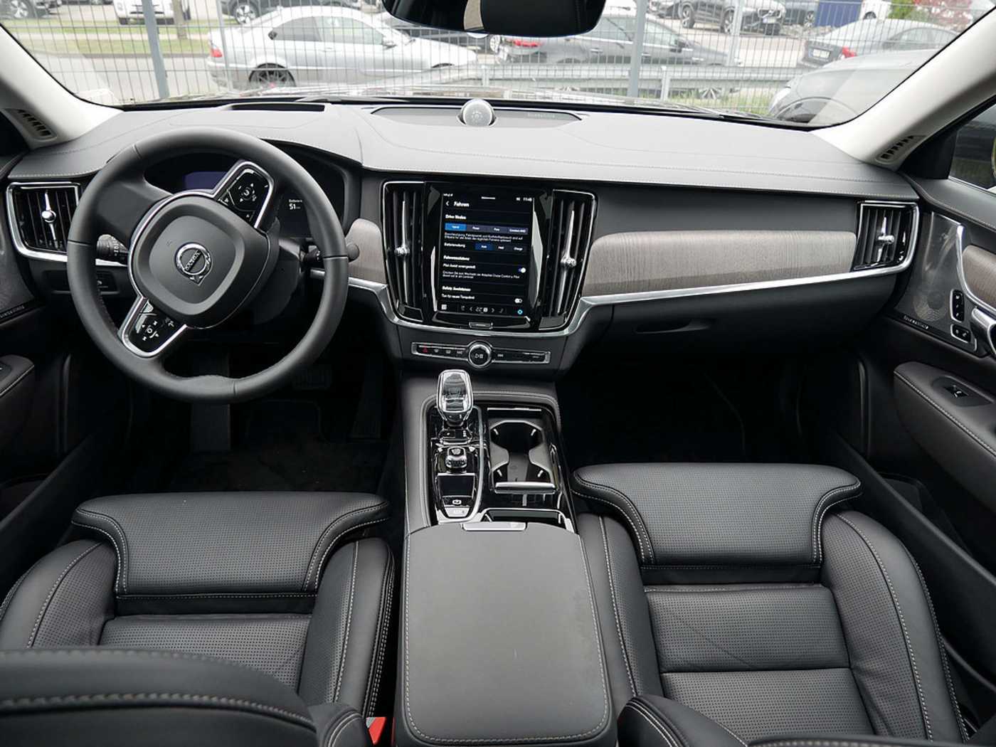 Volvo  T8 PHEV Ultimate Dark AWD