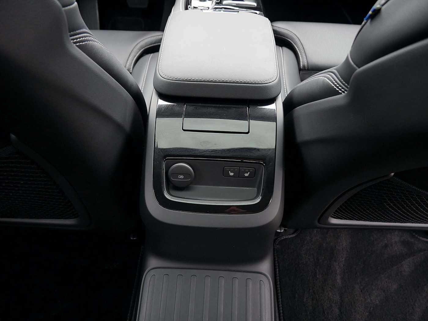 Volvo  T8 PHEV Ultimate Dark AWD