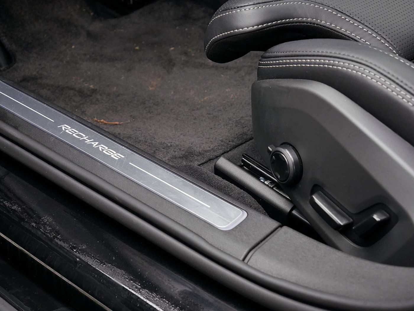 Volvo  T8 PHEV Ultimate Dark AWD