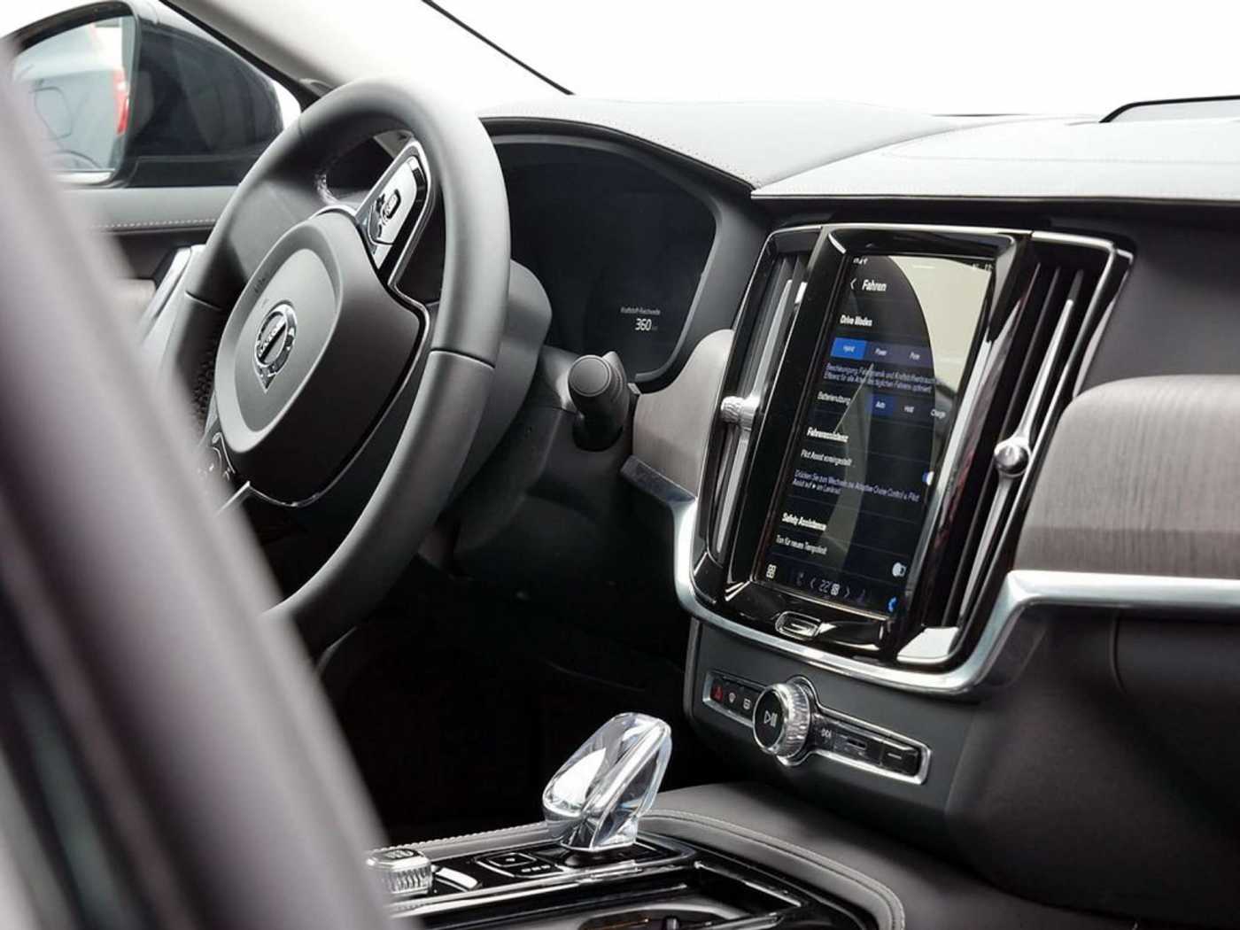 Volvo  T8 PHEV Ultimate Dark AWD