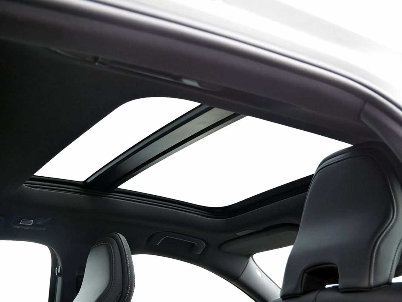 Volvo  B5 Benzin Ultimate Dark AWD LED PANO 360°