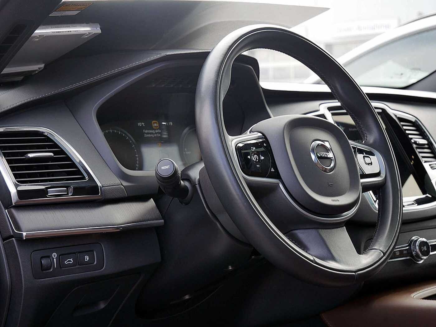 Volvo  2.0 Inscription Recharge Plug-In Hybrid AWD