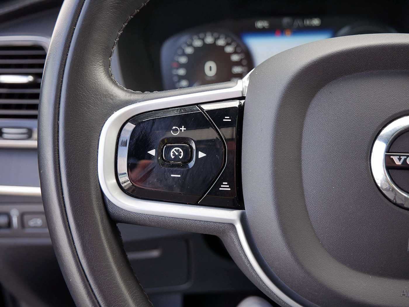 Volvo  2.0 Inscription Recharge Plug-In Hybrid AWD