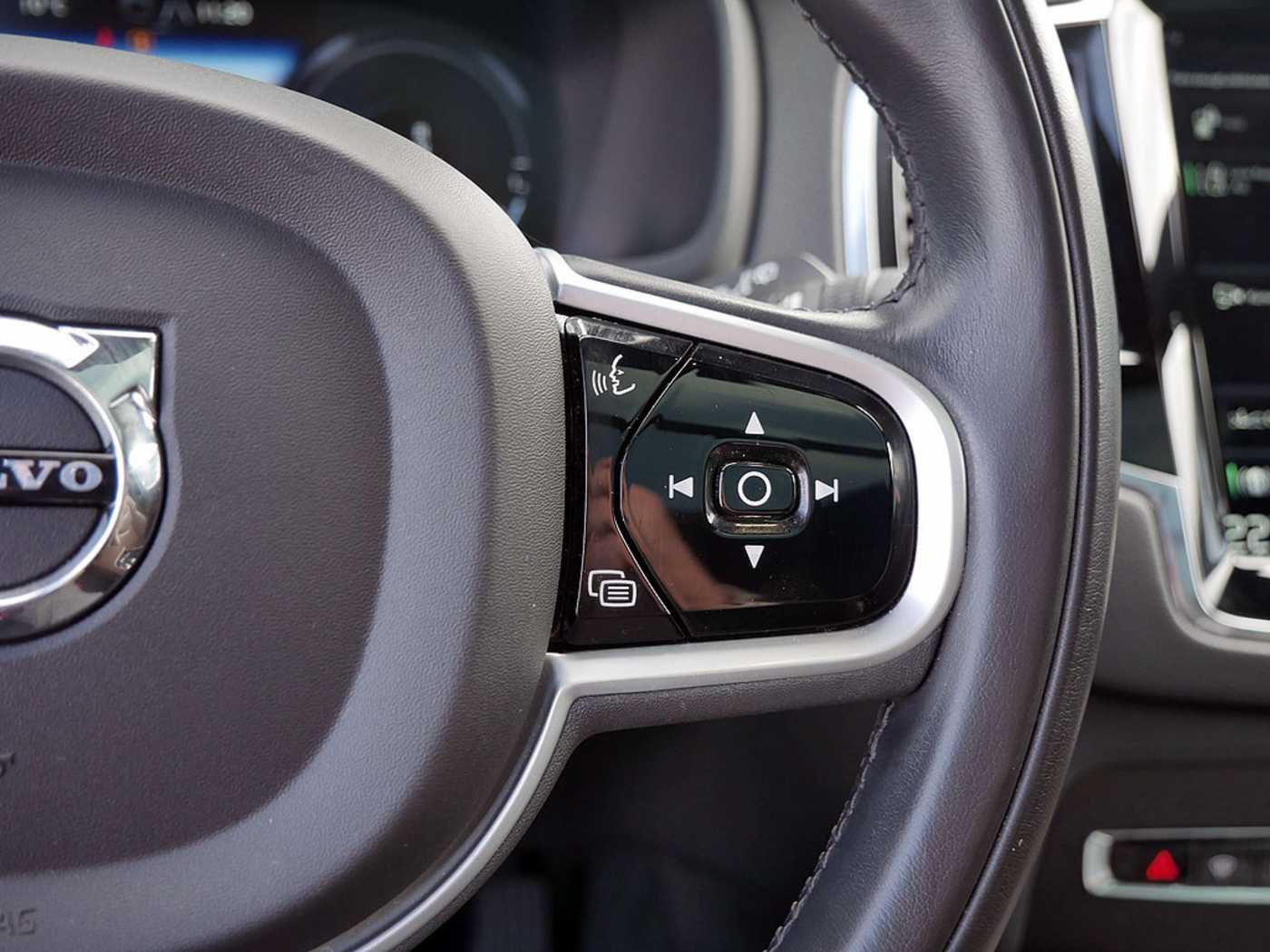 Volvo  2.0 Inscription Recharge Plug-In Hybrid AWD