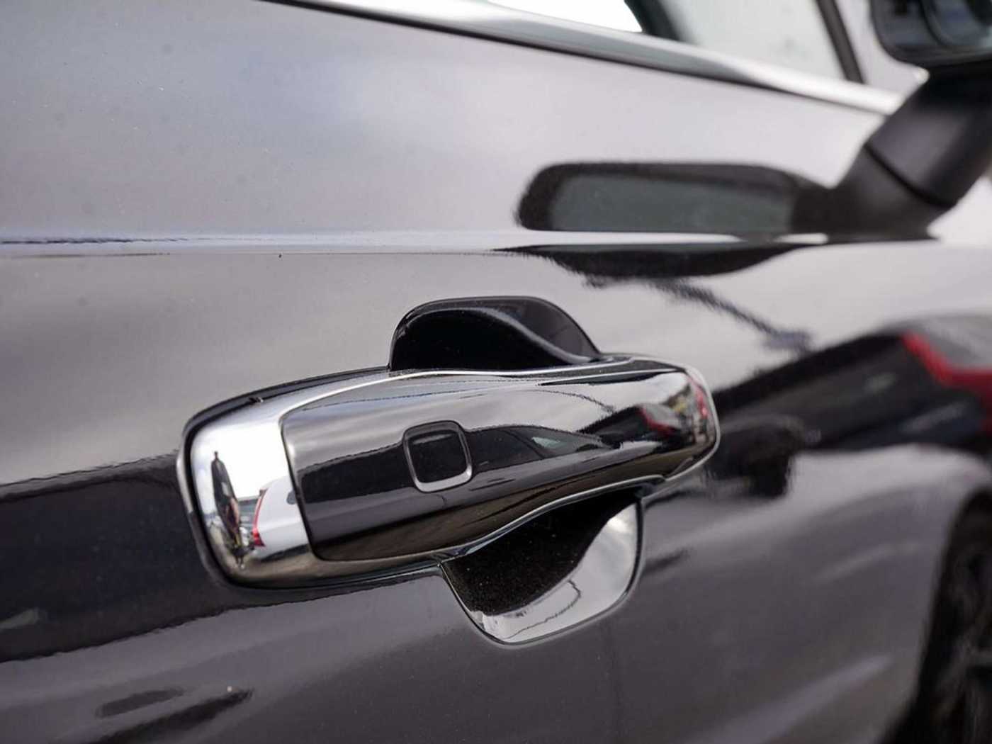 Volvo  2.0 Inscription Recharge Plug-In Hybrid AWD