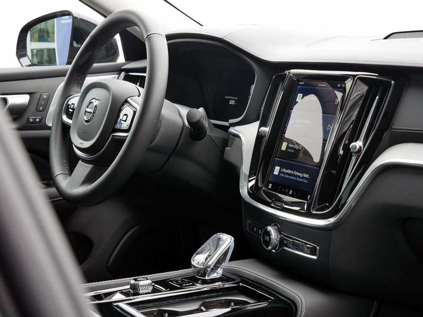 Volvo  T8 AWD Ultimate Dark AWD