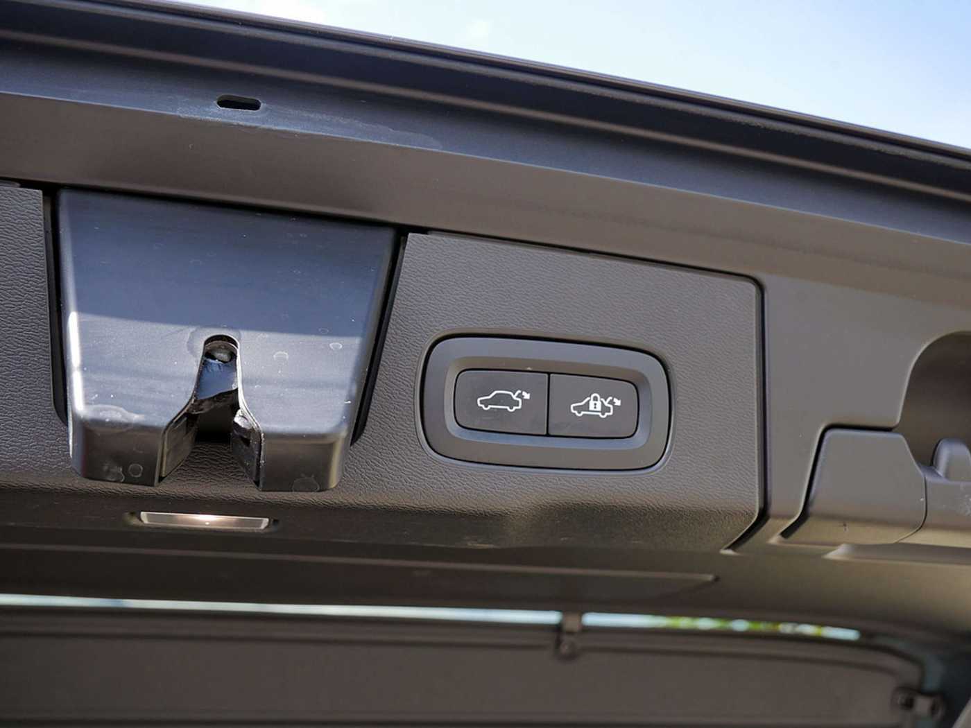 Volvo  T6 Inscription Expression Recharge AWD