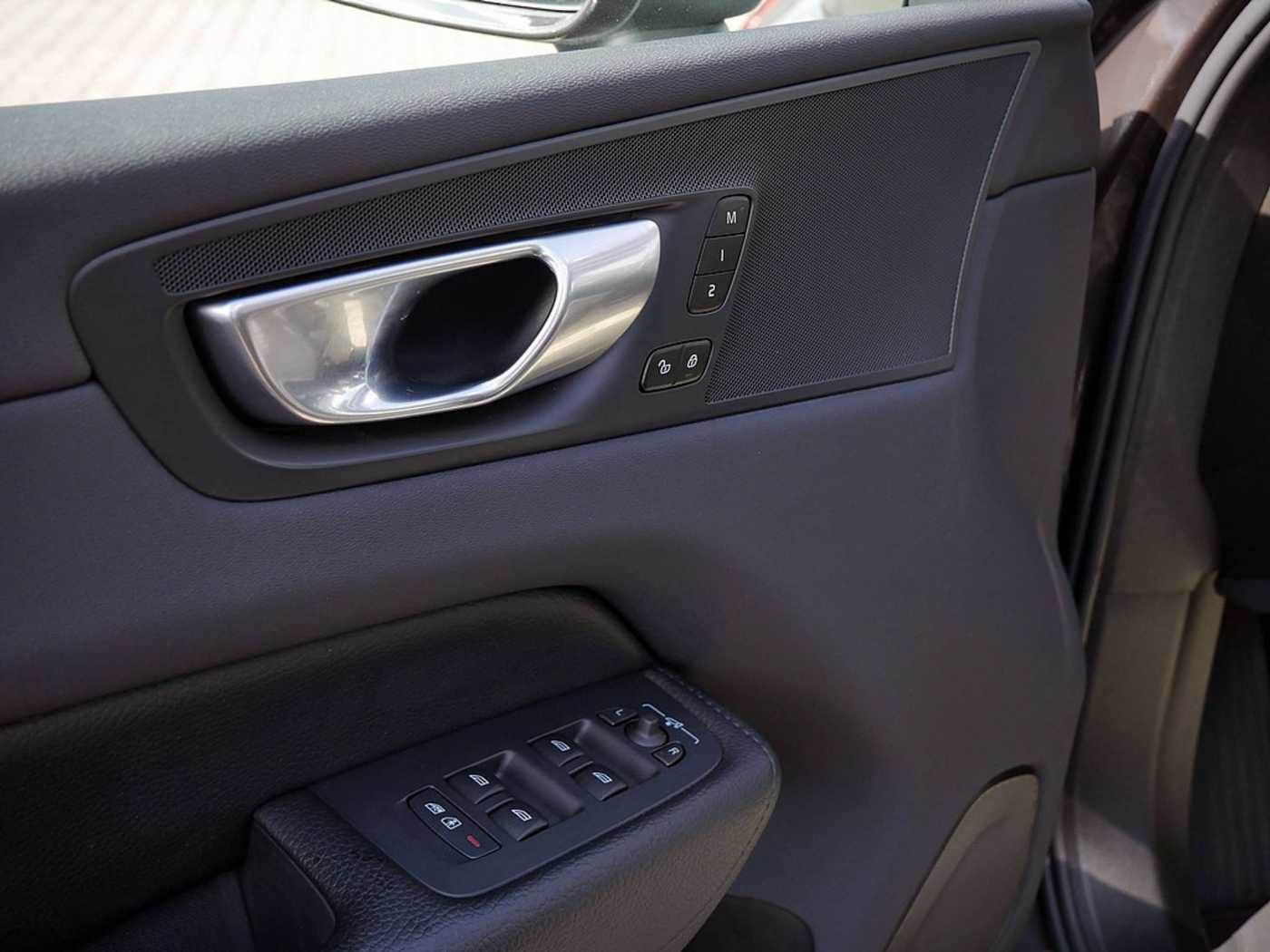 Volvo  T6 Inscription Expression Recharge AWD