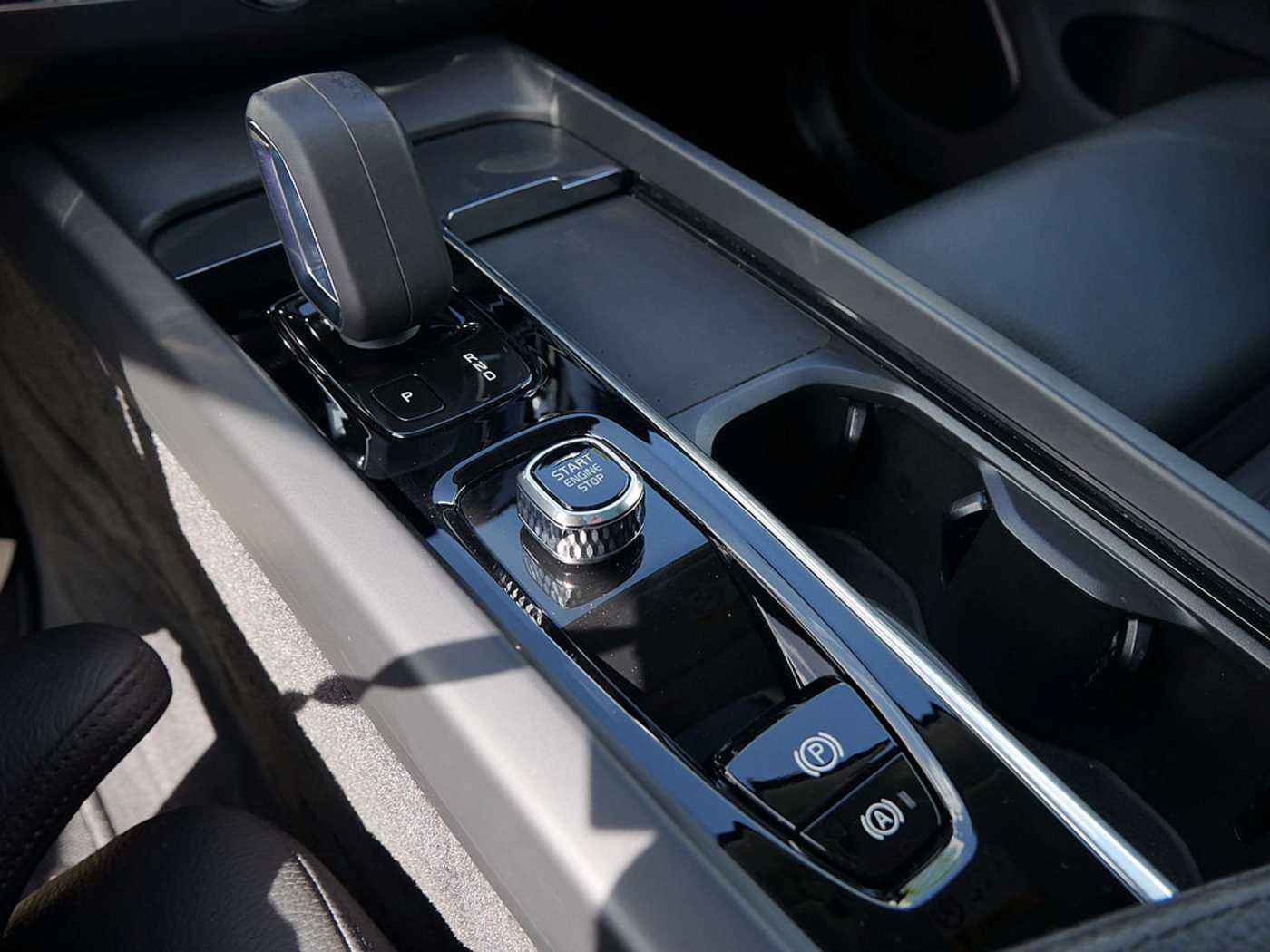 Volvo  T6 Inscription Expression Recharge AWD