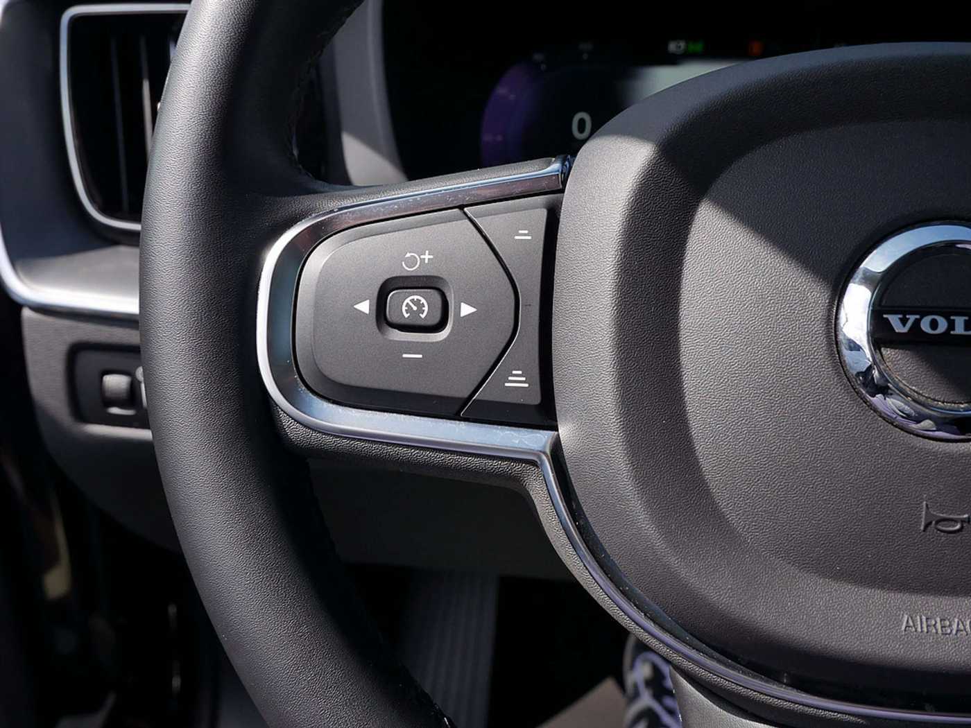 Volvo  T6 Inscription Expression Recharge AWD
