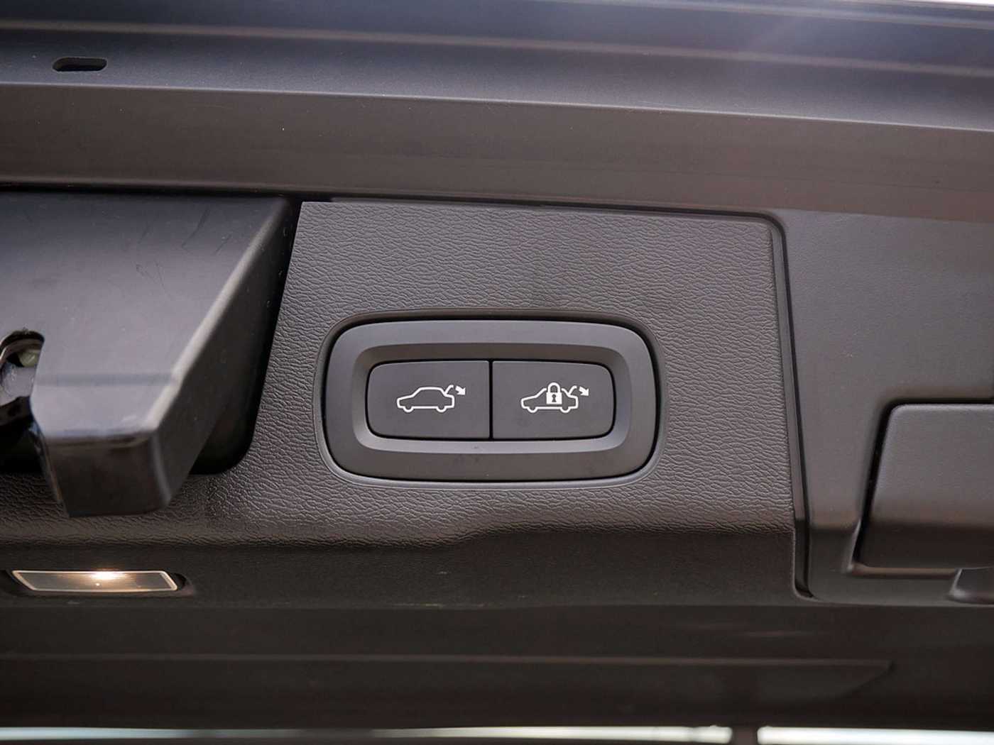 Volvo  T6 Inscription Expression Recharge AWD