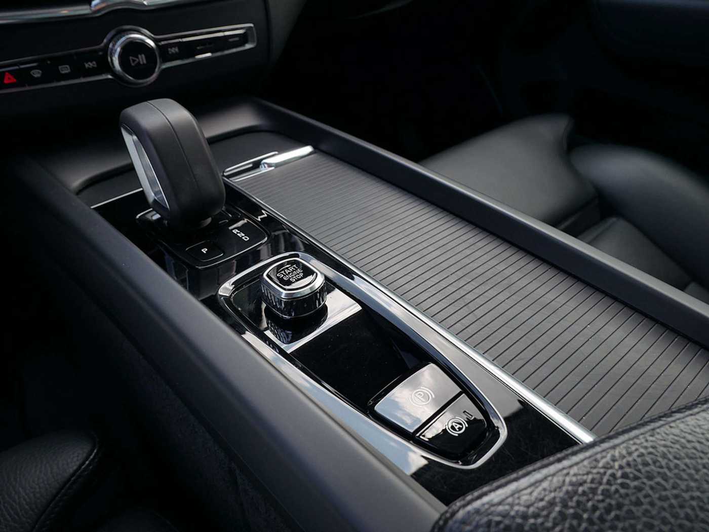 Volvo  T6 Inscription Expression Recharge AWD
