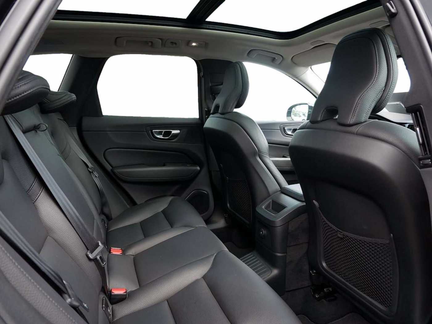 Volvo  T6 Inscription Expression Recharge AWD