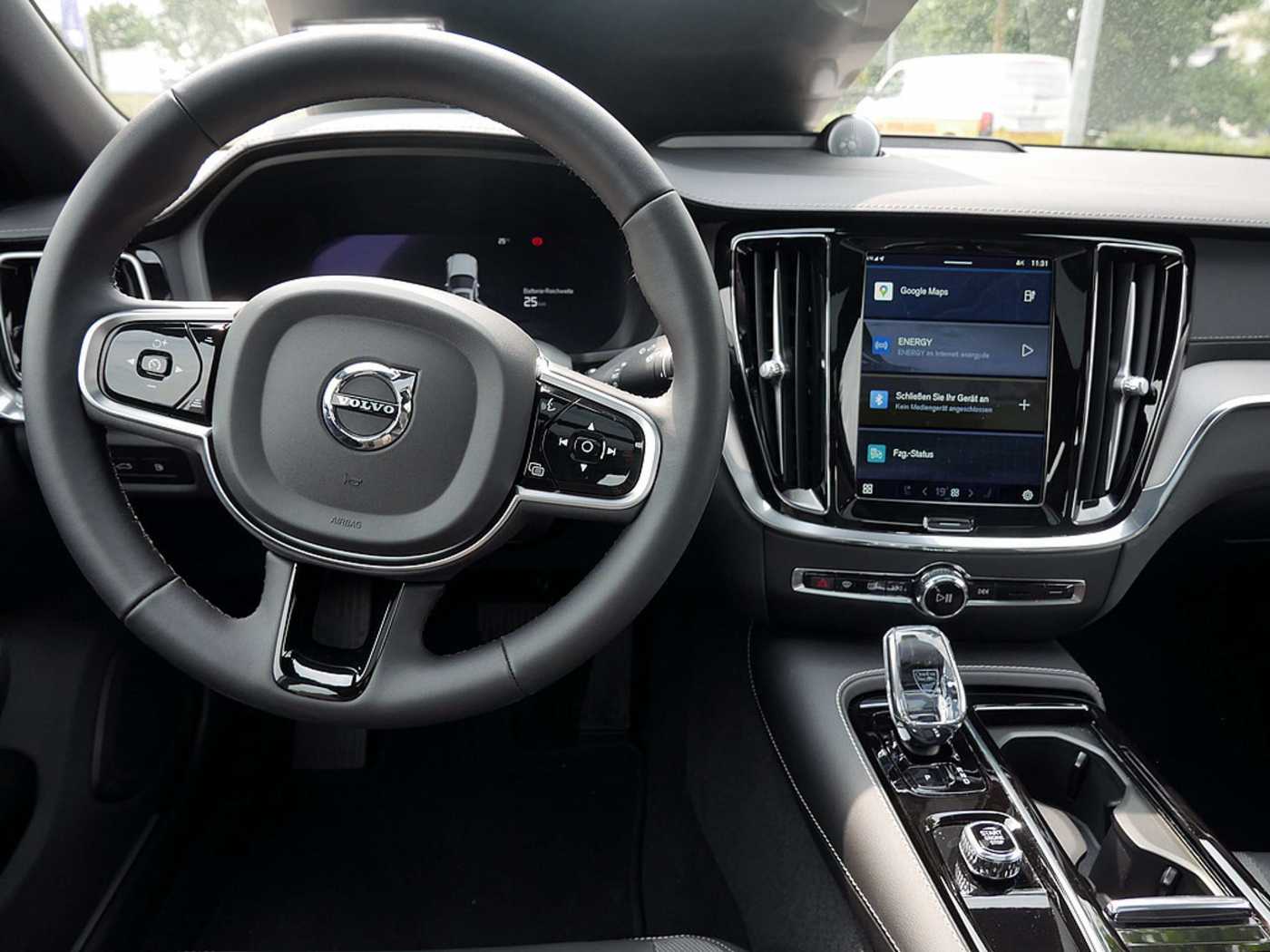Volvo  T8 Twin Engine AWD Ultimate Dark Plug-InE6
