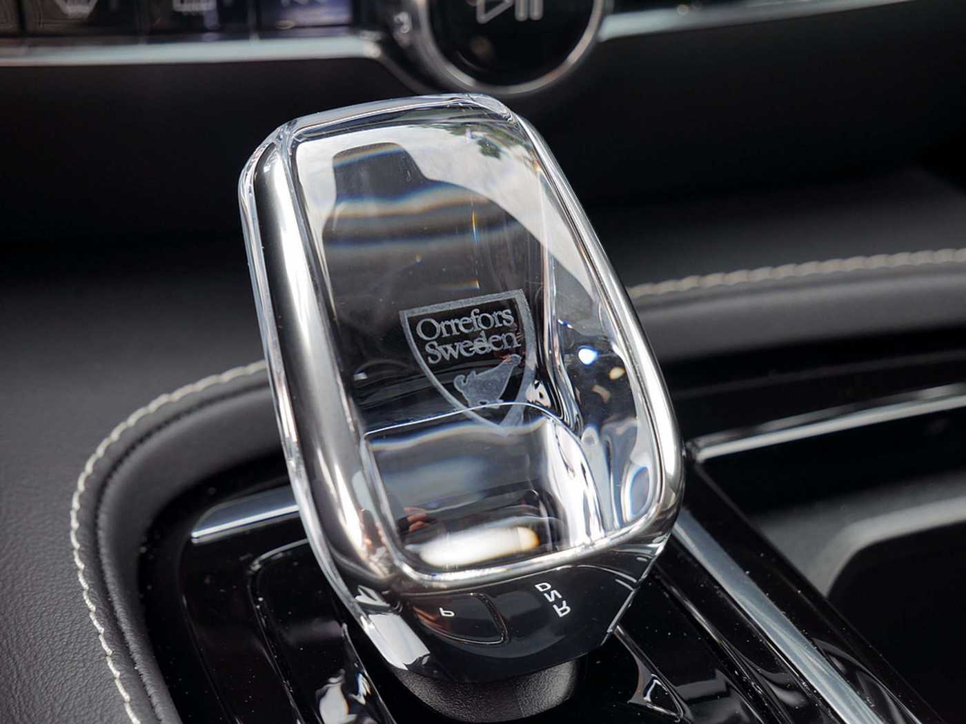 Volvo  T8 Twin Engine AWD Ultimate Dark Plug-InE6