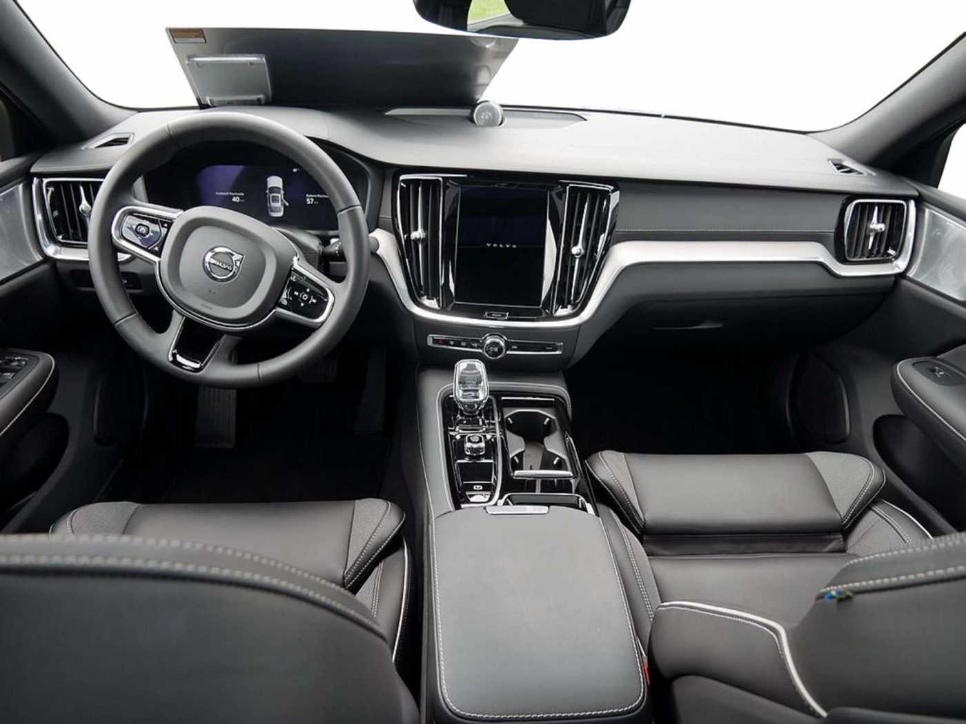 Volvo  T8 Twin Engine AWD Ultimate Dark Plug-InE6
